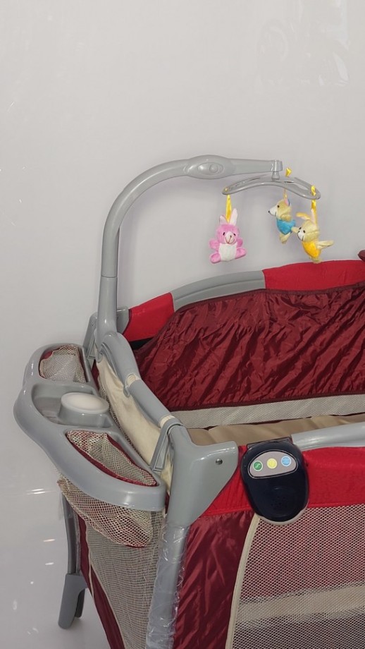 Манеж - ліжко