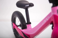 Біговел 12" LANQ WLN1255 рожевий магнієва рама та вилка